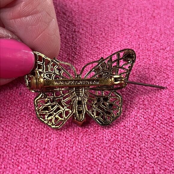 Vintage Delicate Gold Tone Butterfly With Rhinestones - Picture 5 of 5
